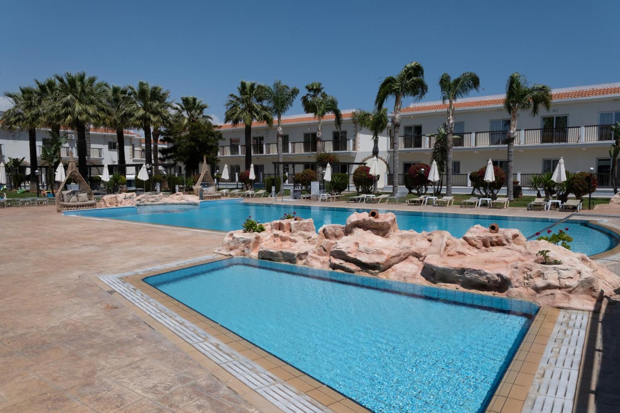 Loutsiana Deluxe Apts Ayia Napa Exterior photo